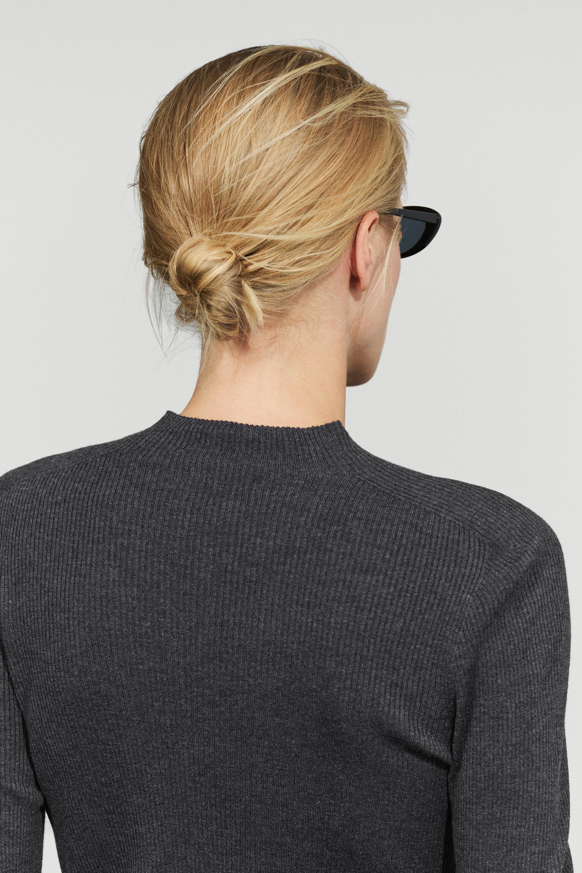 Ribbed knit mock turtleneck sweater